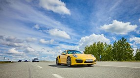 Porsche Driving Tour. Поездка на гоночную трассу 