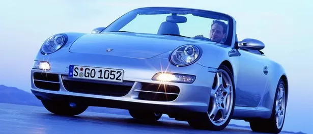 Porsche 911 Сabriolet стал автомобилем 2011 года